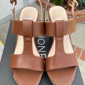 New York & Company Brown Women's Sandals